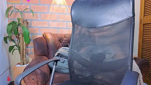 mister eithan online show from March 6, 2026, 2:39 am