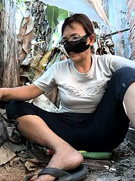 Snapshot of Pussy-xx chatting on April 3, 2026, 8:10 am Pussy-xx online show from April 3, 2026, 8:10 am