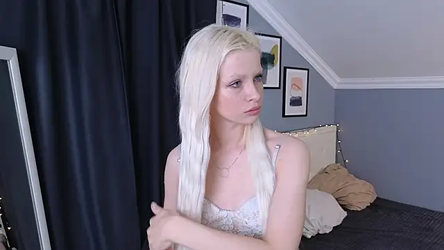 Naomi Demio online show from March 15, 2026, 12:12 pm