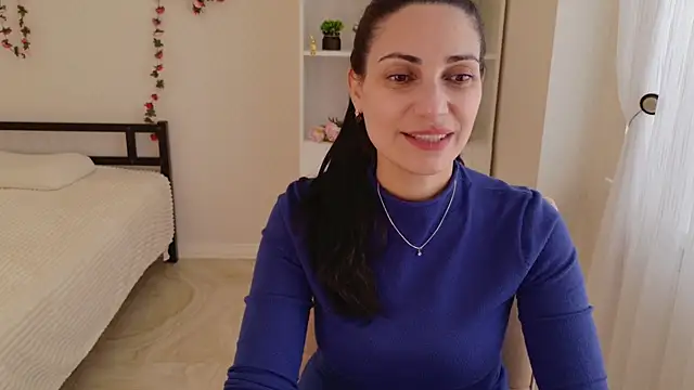 LovelyBeatrice online show from April 11, 2026, 11:14 am