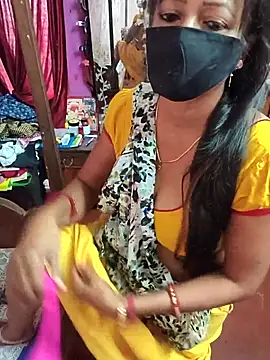 Snapshot of Little-Roshni chatting on March 4, 2026, 1:13 am Little-Roshni online show from March 4, 2026, 1:13 am