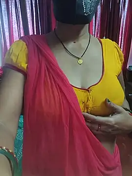 Snapshot of Little-Roshni chatting on August 3, 2026, 6:54 am Little-Roshni online show from August 3, 2026, 6:54 am