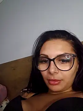 Snapshot of HiddendesireXO01 chatting on February 14, 2026, 8:53 pm HiddendesireXO01 online show from February 14, 2026, 8:53 pm