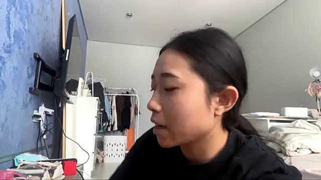 SweetMiaXO online show from February 5, 2026, 4:08 am