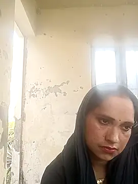 Cute-karisma1234 online show from February 25, 2026, 9:31 am