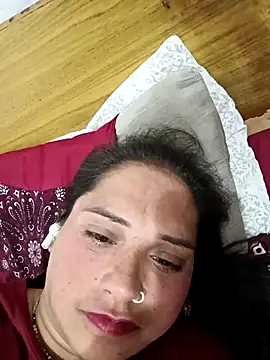 Cute-karisma1234 online show from March 1, 2026, 3:12 pm