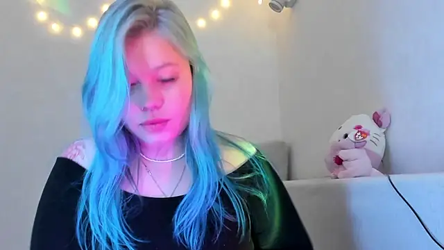 Snapshot of Lulu_Di chatting on May 16, 2026, 10:31 pm Lulu Di online show from May 16, 2026, 10:31 pm