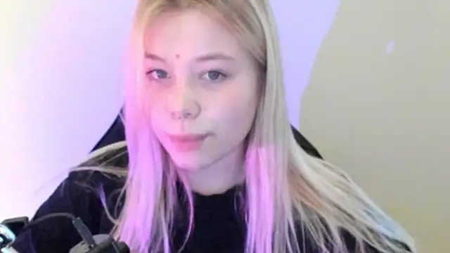 Snapshot of Lulu_Di chatting on February 20, 2026, 6:19 am Lulu Di online show from February 20, 2026, 6:19 am