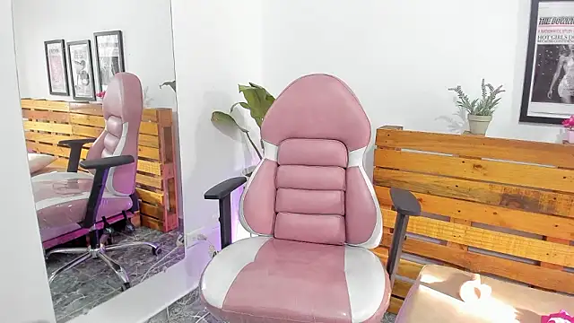 Naughty Vanessa  online show from February 4, 2026, 12:44 pm