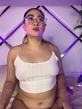 Snapshot of LunaRiivas chatting on February 16, 2026, 12:48 pm LunaRiivas online show from February 16, 2026, 12:48 pm