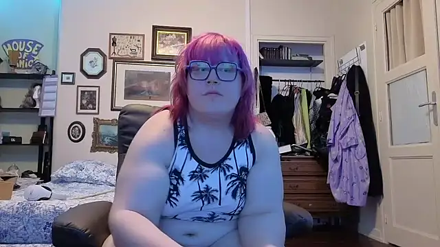 Snapshot of ProfaneHekate chatting on May 25, 2026, 6:28 pm ProfaneHekate online show from May 25, 2026, 6:28 pm