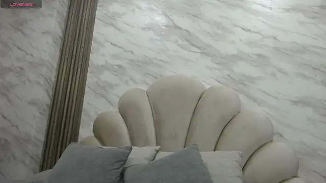 darkkjulietha online show from May 19, 2026, 5:53 pm