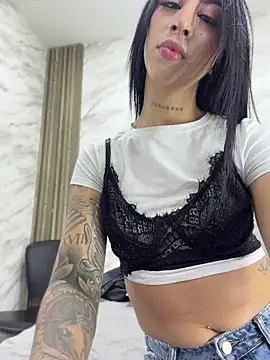 darkkjulietha online show from July 14, 2026, 8:04 pm