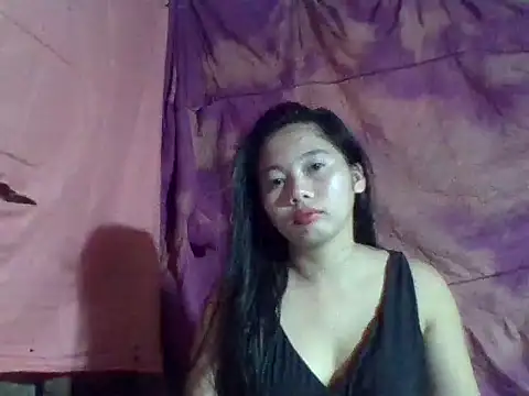 Snapshot of xxexy_Vivica05 chatting on April 28, 2026, 8:19 am xxexy Vivica05 online show from April 28, 2026, 8:19 am