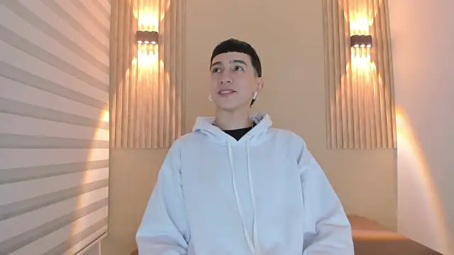 lian cameron online show from February 3, 2026, 4:10 am