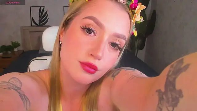 Viickie Nelsson online show from April 10, 2026, 9:49 am