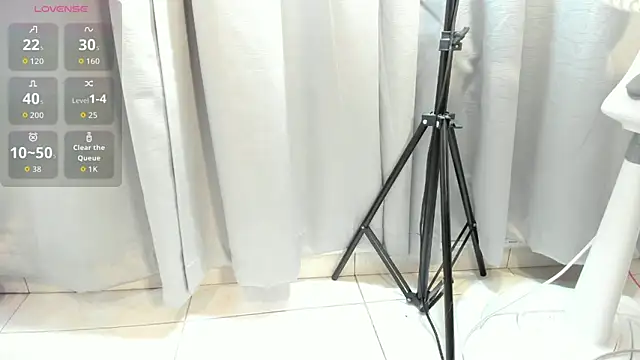 DomenicaW online show from March 3, 2026, 8:05 pm