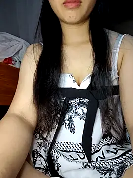 linhtay  online show from July 7, 2026, 4:37 am