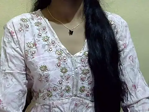 Snapshot of Khushi_v chatting on February 14, 2026, 2:39 pm Khushi v online show from February 14, 2026, 2:39 pm