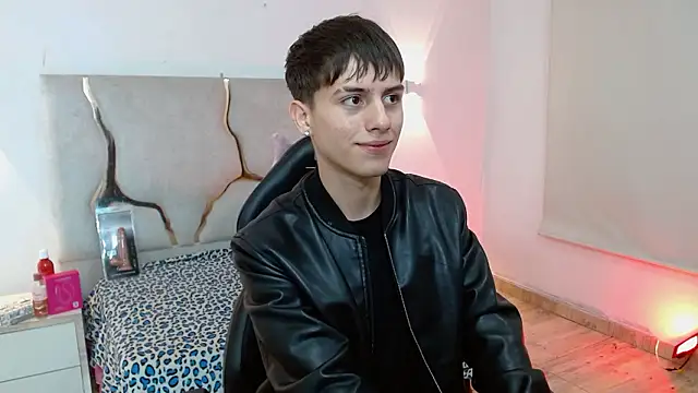 Snapshot of EVAN_TAY chatting on February 24, 2026, 3:07 am EVAN TAY online show from February 24, 2026, 3:07 am