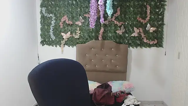 adara cute 69 online show from February 26, 2026, 5:02 pm