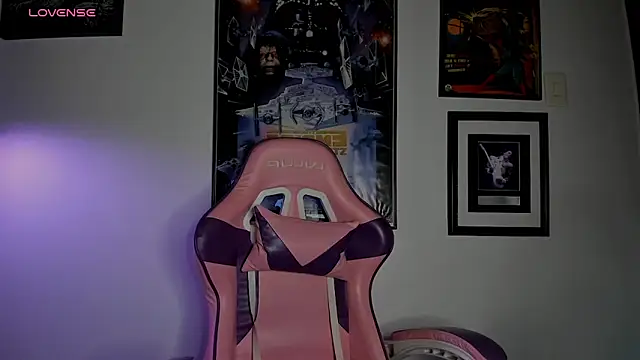 luckylaura online show from February 18, 2026, 1:36 am