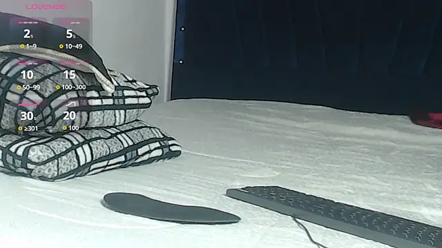 SalomeMorganX online show from April 12, 2026, 3:32 am