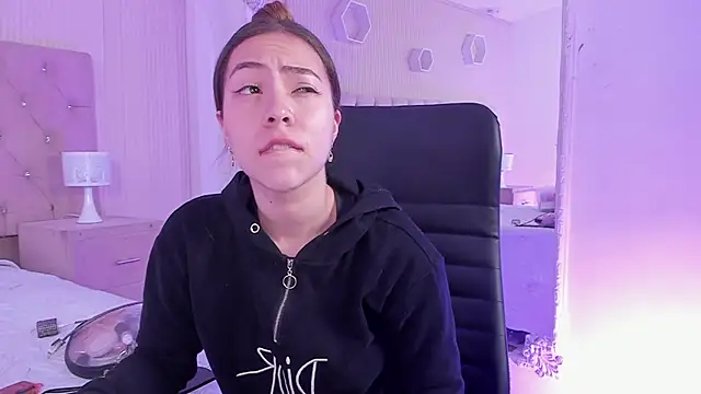 Snapshot of lizzyrossie chatting on February 6, 2026, 2:13 pm lizzyrossie online show from February 6, 2026, 2:13 pm