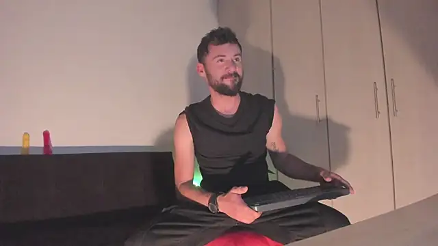 Snapshot of Erickpritz_xh chatting on March 31, 2026, 2:24 am Erickpritz xh online show from March 31, 2026, 2:24 am