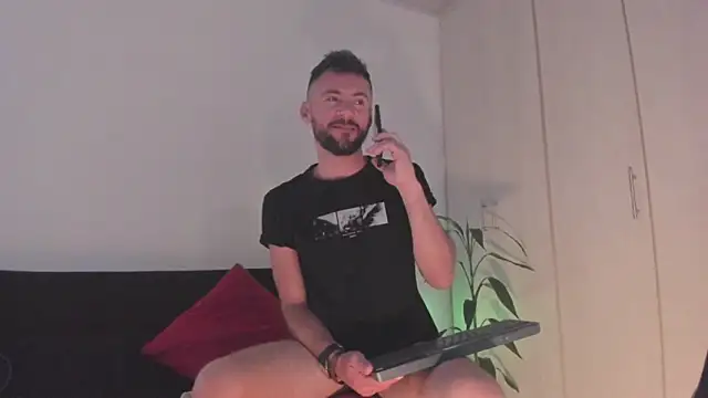 Snapshot of Erickpritz_xh chatting on April 5, 2026, 7:20 pm Erickpritz xh online show from April 5, 2026, 7:20 pm