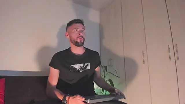 Snapshot of Erickpritz_xh chatting on April 5, 2026, 1:56 am Erickpritz xh online show from April 5, 2026, 1:56 am