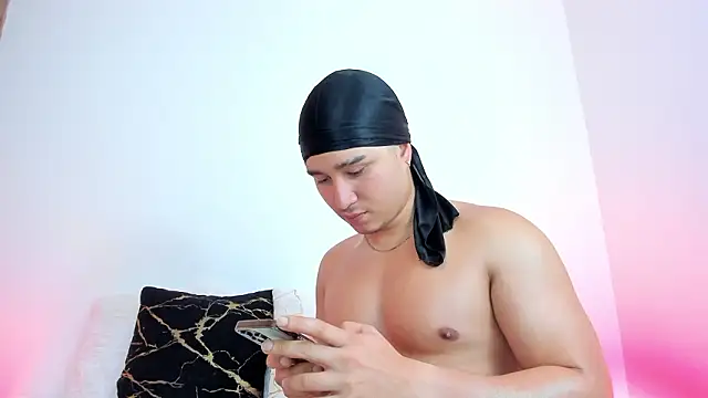 Axel nova online show from March 8, 2026, 1:47 pm