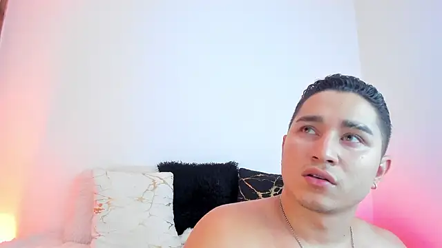 Snapshot of Axel_nova chatting on February 6, 2026, 7:32 pm Axel nova online show from February 6, 2026, 7:32 pm