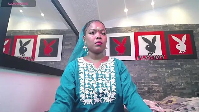 Snapshot of kavya_suri_ chatting on February 16, 2026, 7:01 pm kavya suri online show from February 16, 2026, 7:01 pm