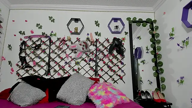 Snapshot of playful-girls chatting on February 9, 2026, 12:25 pm playful-girls online show from February 9, 2026, 12:25 pm