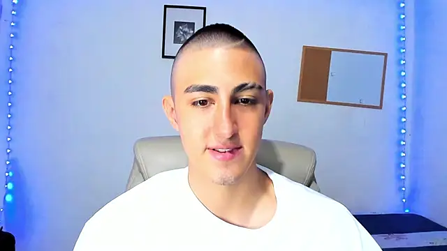 babyted272 online show from April 18, 2026, 8:09 pm