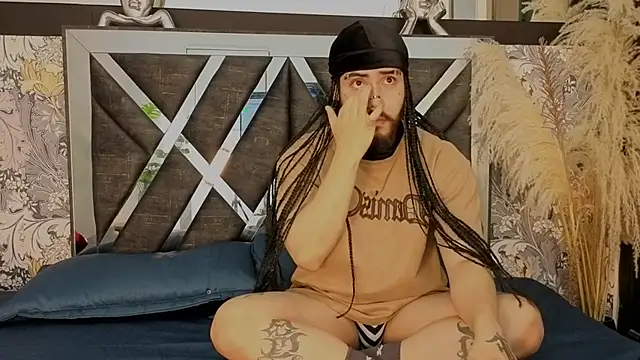 Snapshot of Benny_and_Mark chatting on February 11, 2026, 4:12 am Benny and Mark online show from February 11, 2026, 4:12 am