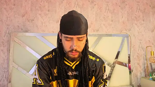 Snapshot of Benny_and_Mark chatting on February 27, 2026, 4:12 am Benny and Mark online show from February 27, 2026, 4:12 am