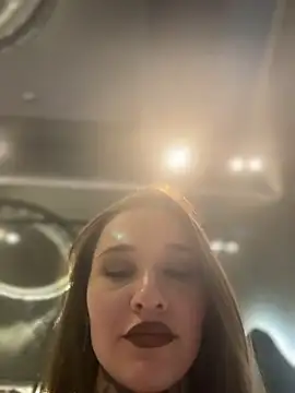 Snapshot of KishaMur chatting on February 10, 2026, 4:33 am KishaMur online show from February 10, 2026, 4:33 am