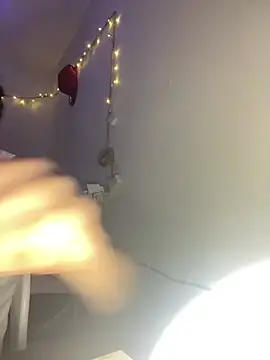 Maximuz1920 online show from April 13, 2026, 3:32 am