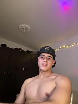 Maximuz1920 online show from April 18, 2026, 7:58 pm