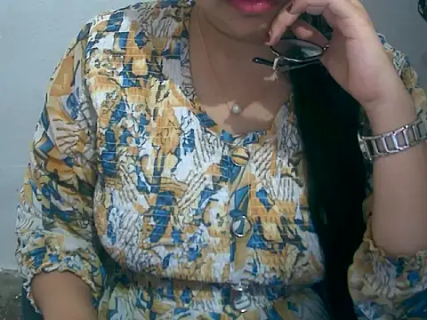 Cute Aliyaa online show from March 9, 2026, 9:02 am