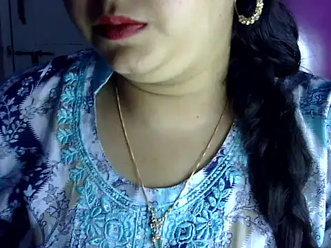 Cute Aliyaa online show from July 4, 2026, 1:48 pm