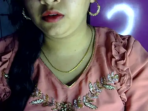 Cute Aliyaa online show from July 10, 2026, 1:33 pm