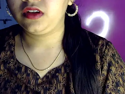 Cute Aliyaa online show from July 17, 2026, 1:41 pm