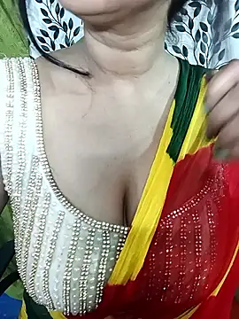 Snapshot of alinaarora chatting on February 22, 2026, 7:33 am alinaarora online show from February 22, 2026, 7:33 am