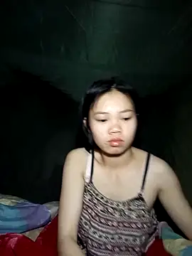 derylove  online show from March 12, 2026, 5:28 pm