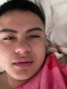 andresmahecha777 online show from February 11, 2026, 4:51 pm