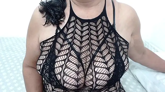ElizabethMiler online show from June 29, 2026, 4:07 pm