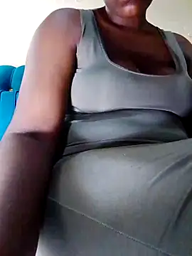 Snapshot of Charodine chatting on April 11, 2026, 4:42 am Charodine online show from April 11, 2026, 4:42 am